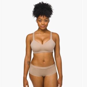 Lululemon Hold True Bra 36B